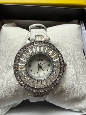 Invicta NIB Celestrial Women's White Crystal Bezel Watch